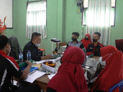 Pemeriksaan dokumen (bukti fisik) Tim Asesor PBD